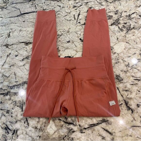 Vuori Daily Legging Size XS - Picture 4 of 10